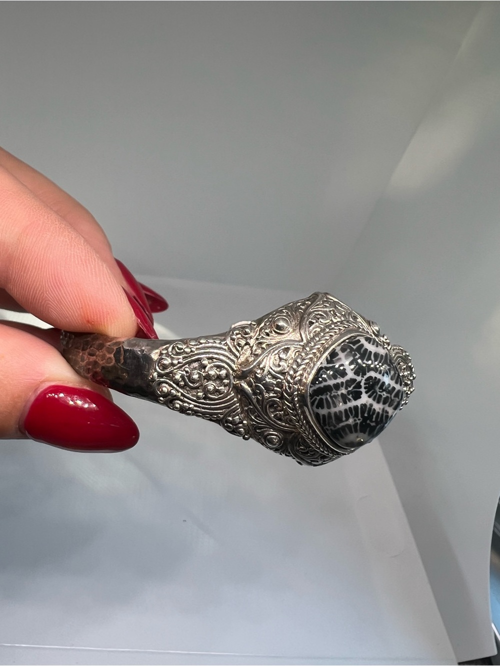 SARDA Ornate Sterling Silver Statement Cuff Bracelet with Black & White Stone - Picture 8 of 15